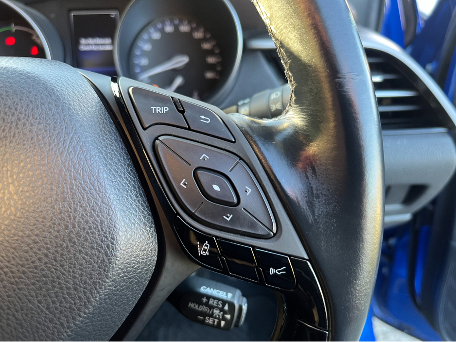 2019 Toyota C-HR SOL HYBRID AUTMATIC 1.8 PETROL //HALF LEATHER HEATED SEATS//REVERSE CAMERA//KEYLESS ENTRY//ADAPTIVE CRUISE CONTROL// €21,950