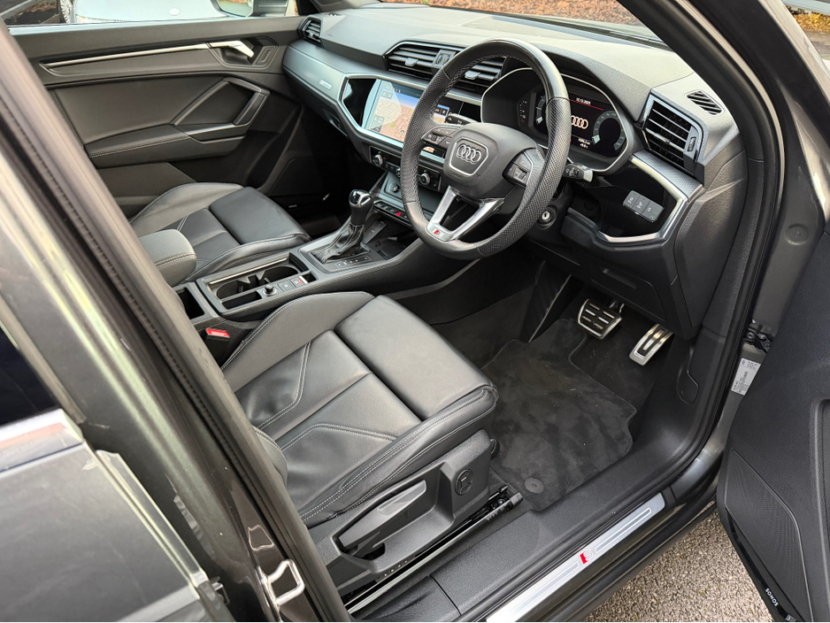 2024 Audi Q3 S LINE 45 TFSI E//LOW MILEAGE//FULL LEATHER//REVERSE CAMERA//FINANCE PACKAGES// €46,950