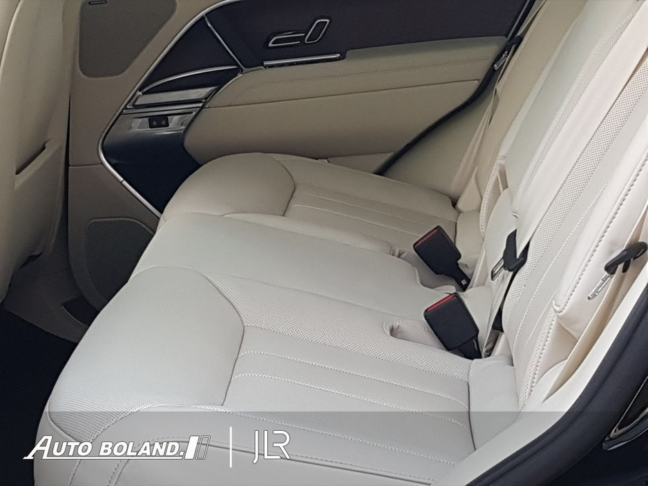 2023 Land Rover Range Rover 3.0D D300 Passenger- Pan Roof, Heated Seats, Adaptive Cruise Control, Heated Windcreen & Steering Wheel €136,995