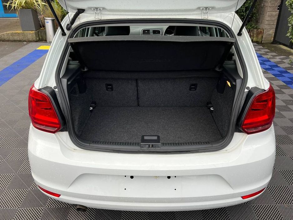 2016 Volkswagen Polo HIGHLINE 1.2 TSI AUTO // FULL SERVICE HISTORY // LEATHER/ALCANTARA HEATED SEATS // REVERSE CAMERA €13,900