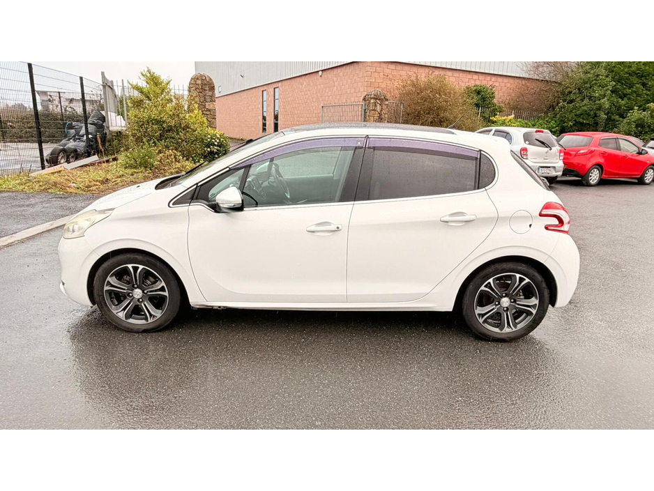 2013 Peugeot 208 1.6 THP 200 bhp GTi €6,999