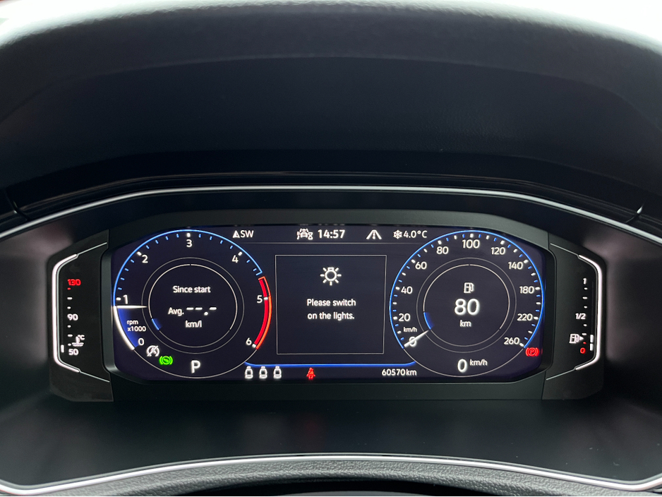 2022 Volkswagen T-Roc STYLE BLACK EDITION AUTOMATIC 2.0 DIESEL //ADAPTIVE CRUISE CONTROL//KEYLESS ENTRY//REVERSE CAMERA//