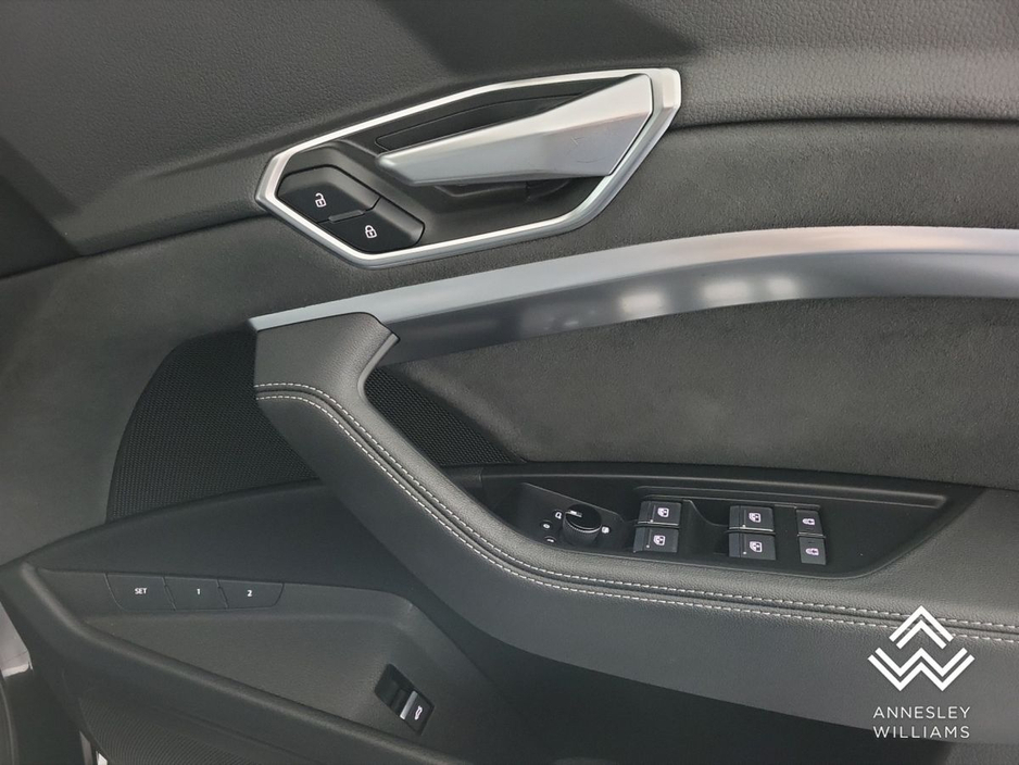 2022 Audi e-tron 55 quattro S Line €41,950