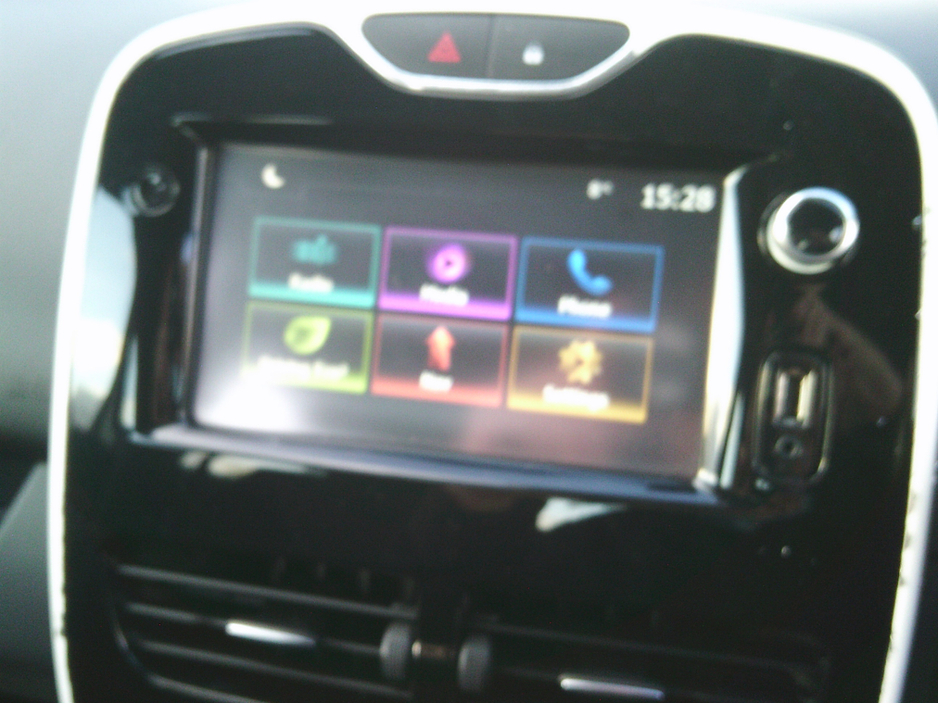 2016 Renault Clio NEW NCT 2028, DYNAMIQUE SAT./NAV., €270 TAX , LOW KMS. S./HISTORY. €8,999