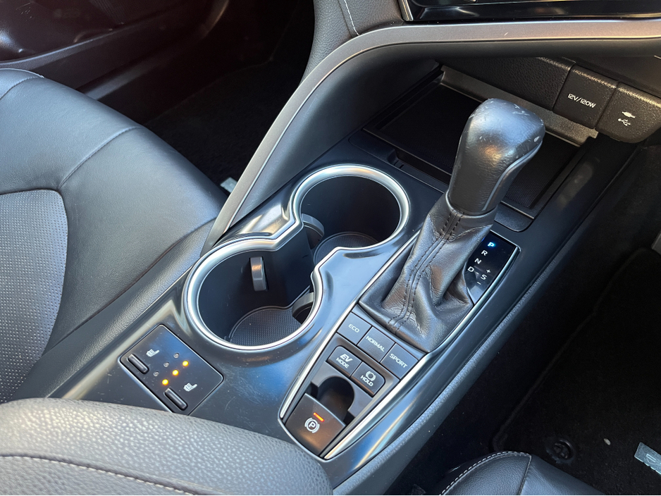 2019 Toyota Camry WS AUTOMATIC HYBRID 2.5 PETROL //MASSIVE SPEC//FULL LEATHER ELECTRIC HEATED SEATS//JBL SOUND//KEYLESS ENTRY//ADAPTIVE CRUISE CONTROL//