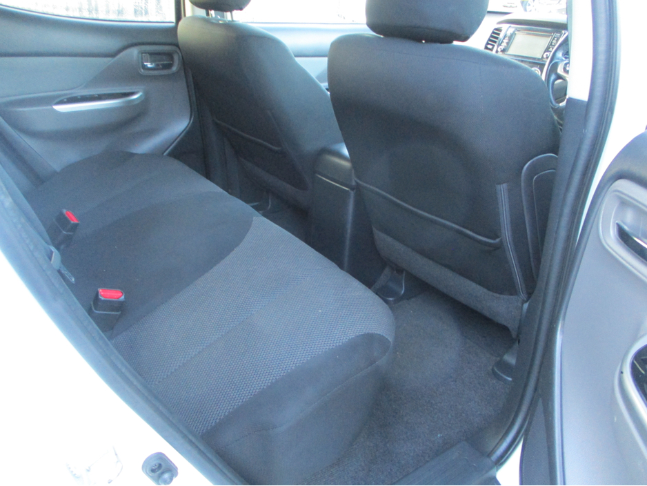 2019 Mitsubishi L200 2.4 DI-D TITANIUM 4WD CREWCAB €20,325