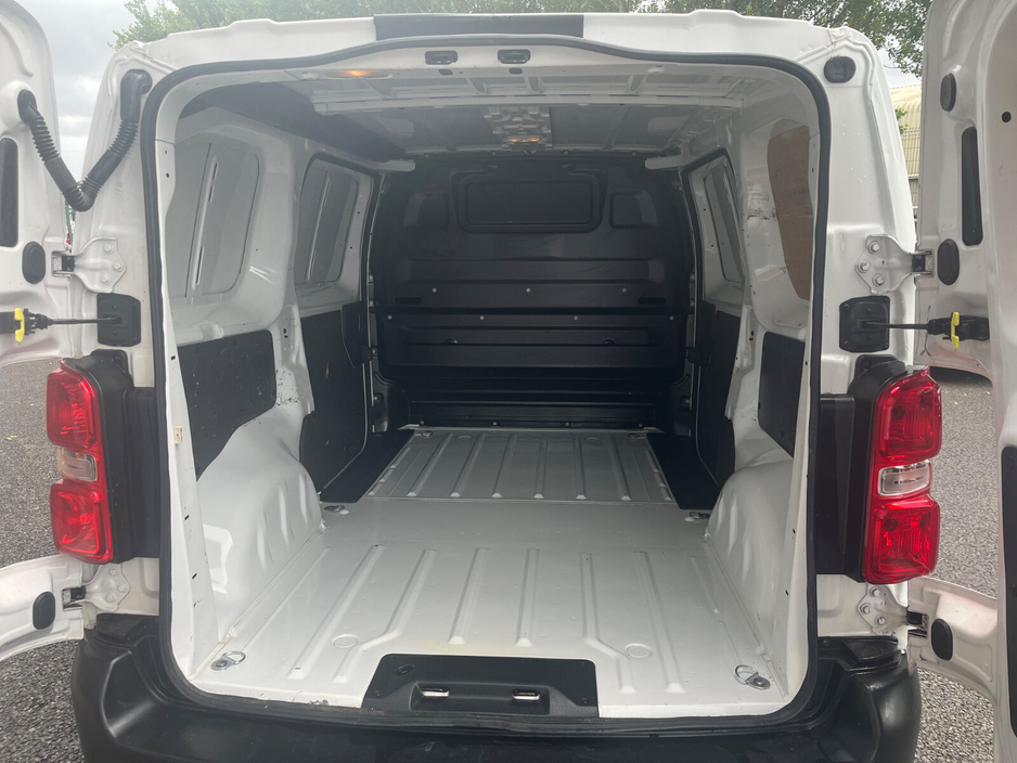 2020 Peugeot Expert  €18,500