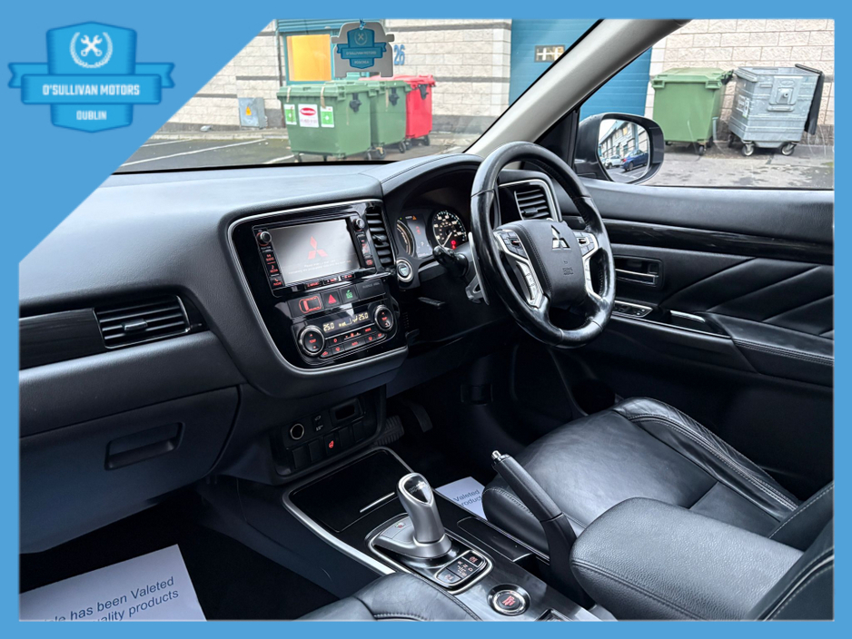 2016 Mitsubishi Outlander / 2016 / 2.0 HYBRID / AUTOMATIC €8,999