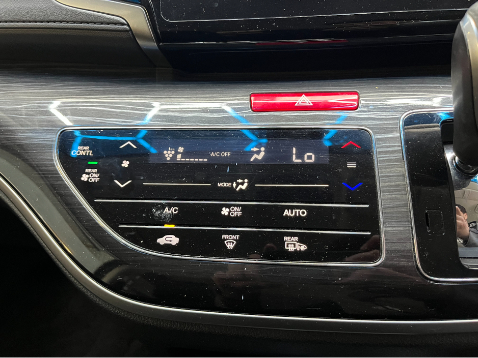 2017 Honda Odyssey €21950 2017 HONDA ODYSSEY 7 SEATER AUTOMATIC HYBRID ABSOLUTE SENSING  2.0 AUTOMATIC / ELECTRIC SEATS / REVERSE CAMERA / CRUISE CONTROL / AUTOMATIC DOORS €21,950