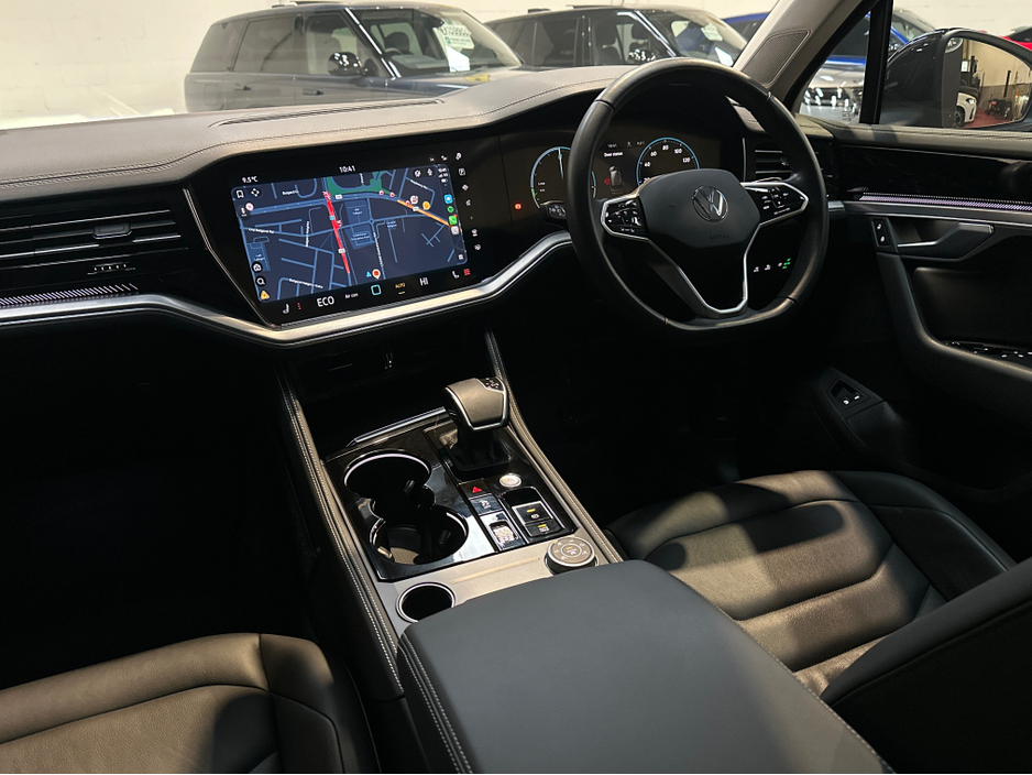 2024 Volkswagen Touareg 3.0 V6 TSIe  ELEGANCE 381PS €72,950