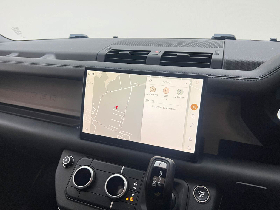 2024 Land Rover Defender HSE X-DYNAMIC P400E €92,990