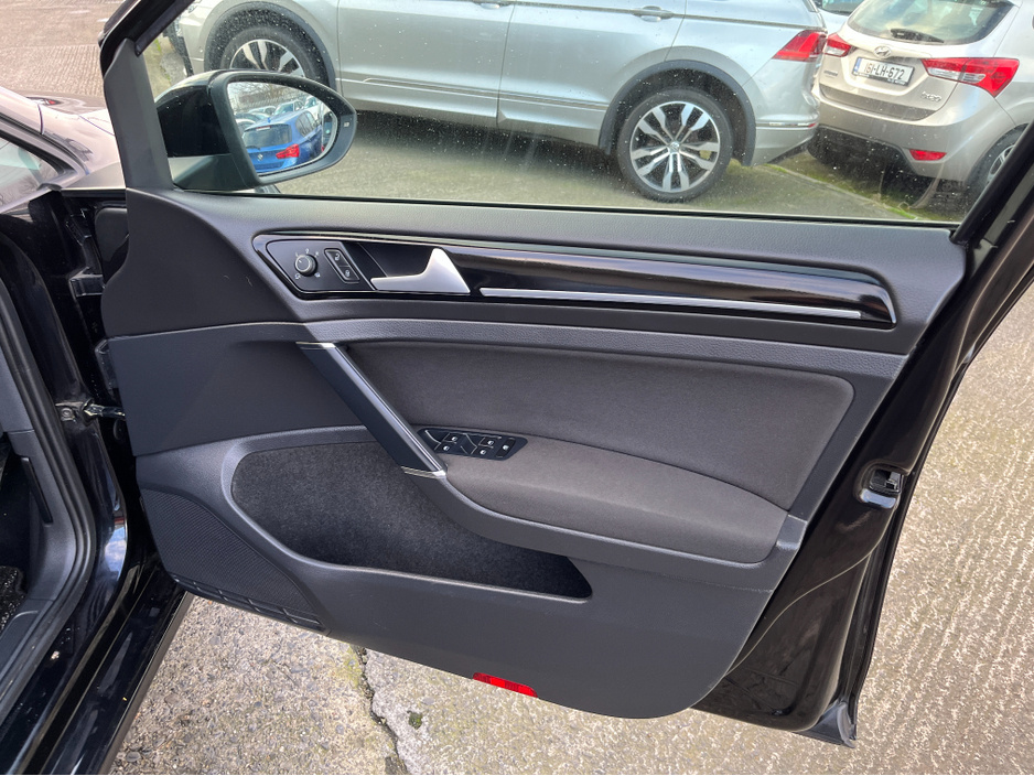 2015 Volkswagen Golf HIGHLINE AUTOMATIC 1.4 PETROL //LOW MILES//HIGH SPEC//KEYLESS ENTRY//REVERSE CAMERA//ADAPTIVE CRUISE CONTROL// €14,950