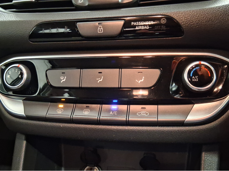 2017 Hyundai i30 **ONE OWNER - ONLY 62KLMS** €13,495