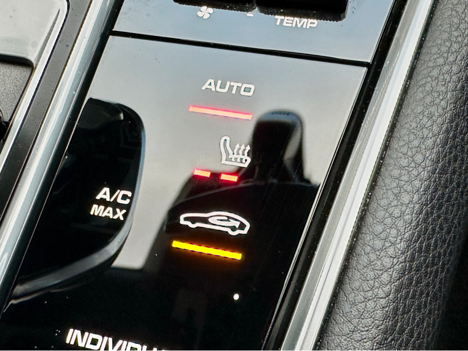 2022 Porsche Panamera 2+2 E-HY E-HYBRID CARBON TRIM €84,950