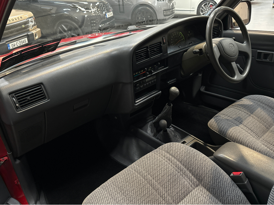 1996 Toyota Hilux 2.4D PICK UP MINT CONDITION €29,950