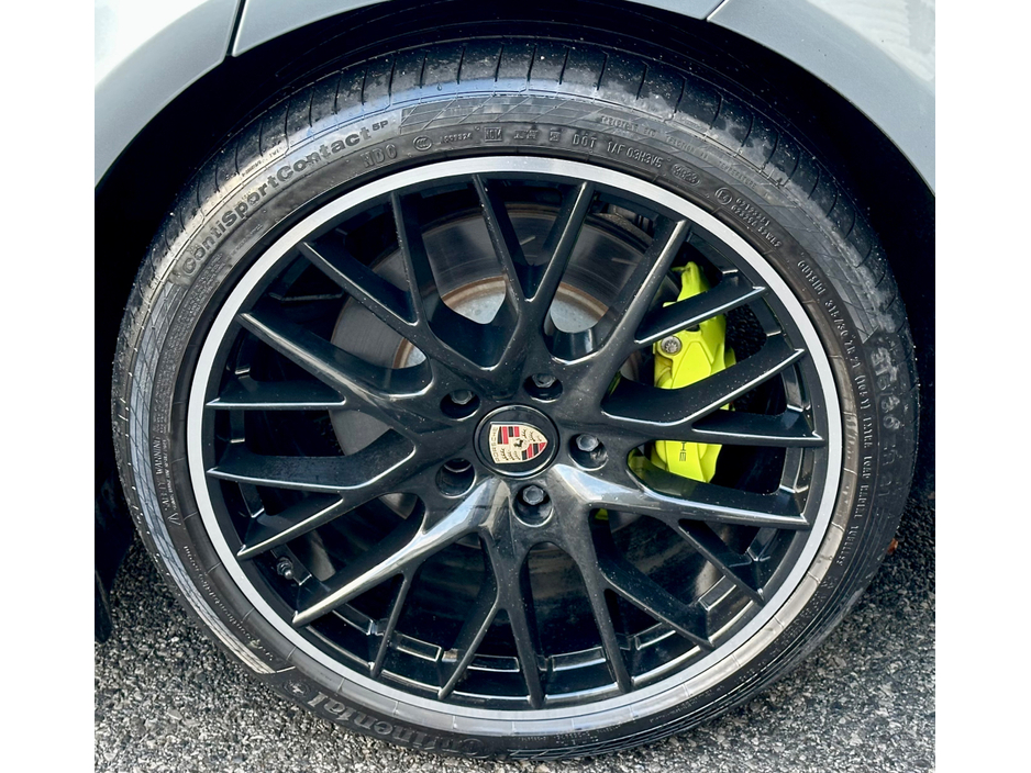 2022 Porsche Panamera 2+2 E-HY E-HYBRID CARBON TRIM €84,950