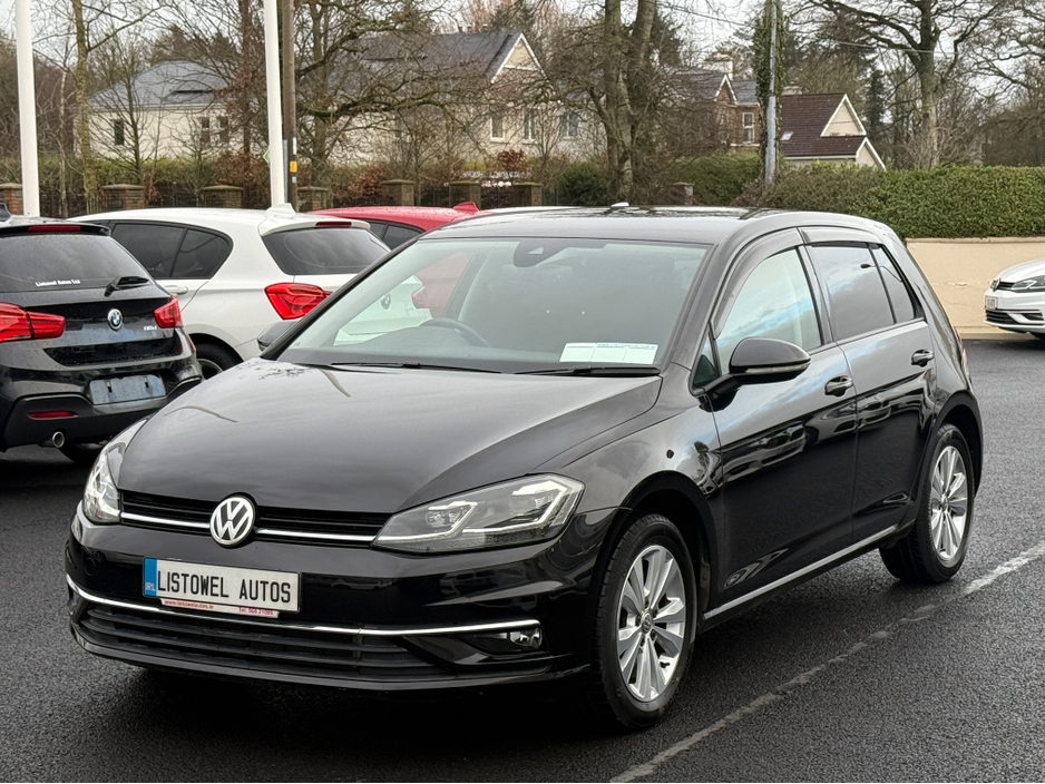2017 Volkswagen Golf COMFORTLINE 1.2 AUTOMATIC * REAR VIEW CAMERA, AUTO LIGHTS, ADAPTIVE CRUISE CONTROL, POWERED FOLDING HEATED MIRRORS, LUMBAR SUPPORT, 2 KEYS, TOUCH SCREEN RADIO, MULTIFUNCTION STEERING WHEEL* €17,950