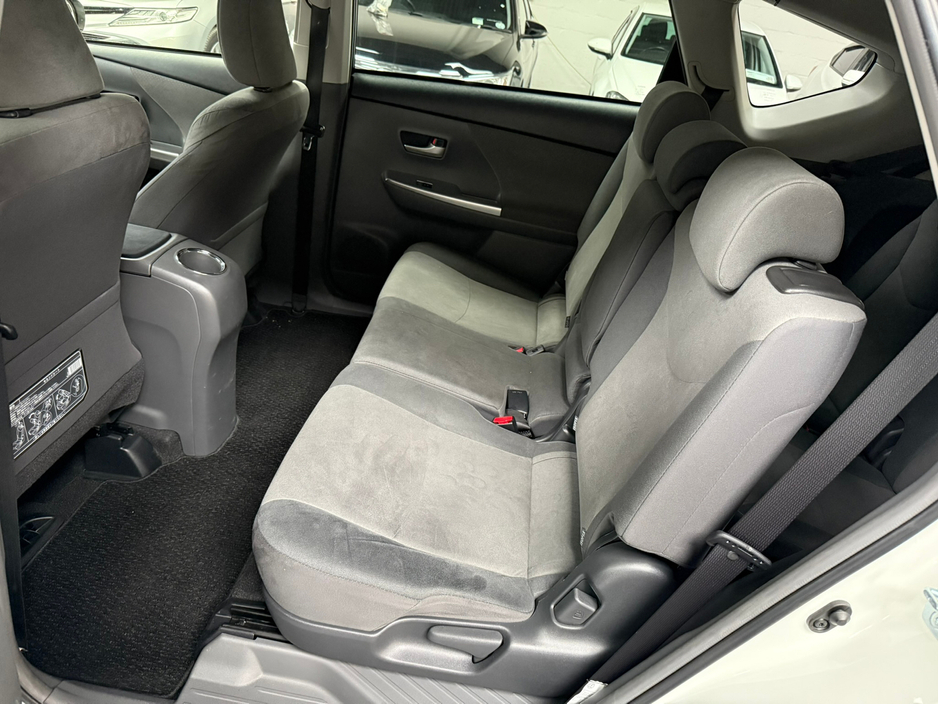 2013 Toyota Prius  €12,490