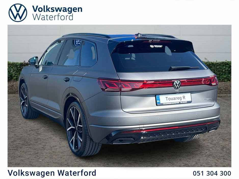 2025 Volkswagen Touareg 3.0 TSI PHEV 462HP R €115,975