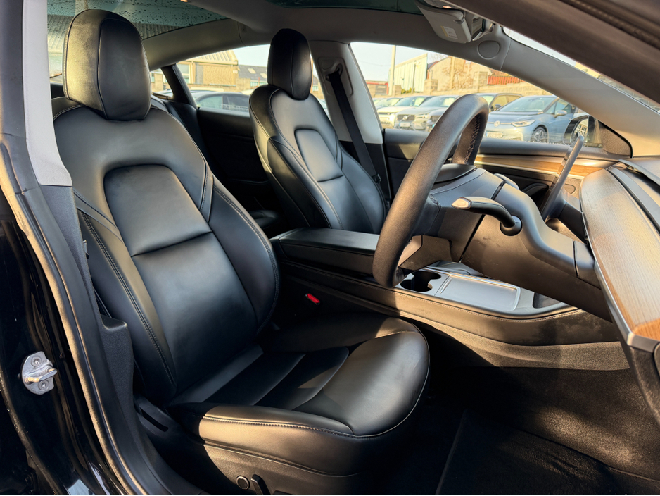 2021 Tesla Model 3 STANDARD PLUS...PAN ROOF €21,750