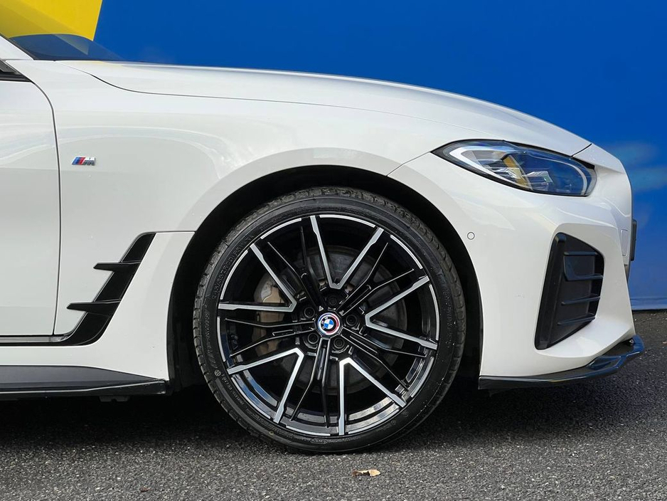 2022 BMW i4 XDRIVE40E M-SPORT COMPETITION // VIRTUAL COCKPIT // NEW 20" COMPETITION ALLOYS // AMBIENT LIGHTING €34,900