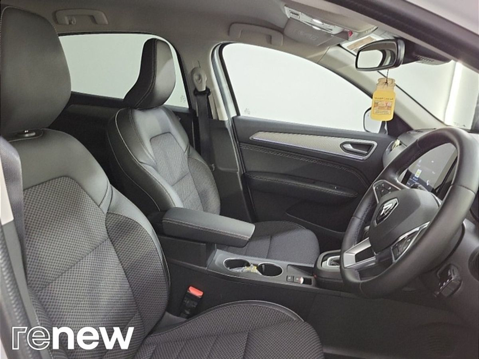 2022 Renault Arkana "S-Edition" "Automatic" "HEV" "Parking Camera" "Touchscreen Display" €25,995