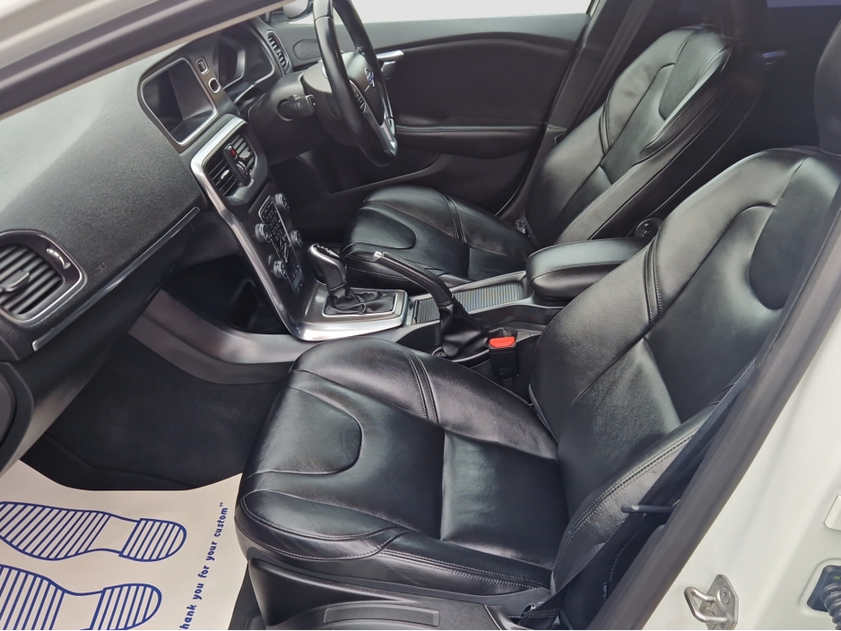 2015 Volvo V40 2015 T4 1.6 AUTOMATIC €12,495