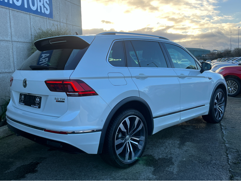 2020 Volkswagen Tiguan R-LINE 4MOTION AUTOMATIC 2.0 DIESEL //LOW MILES//MASSIVE SPEC//FULL LEATHER//DYNAUDIO SOUND SYSTEM//360 PARKING CAMERAS//HEAD UP DISPLAY// €34,950
