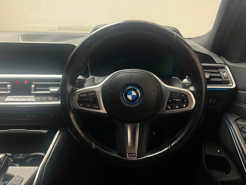 2022 BMW 3 Series 330E M SPORT €27,990