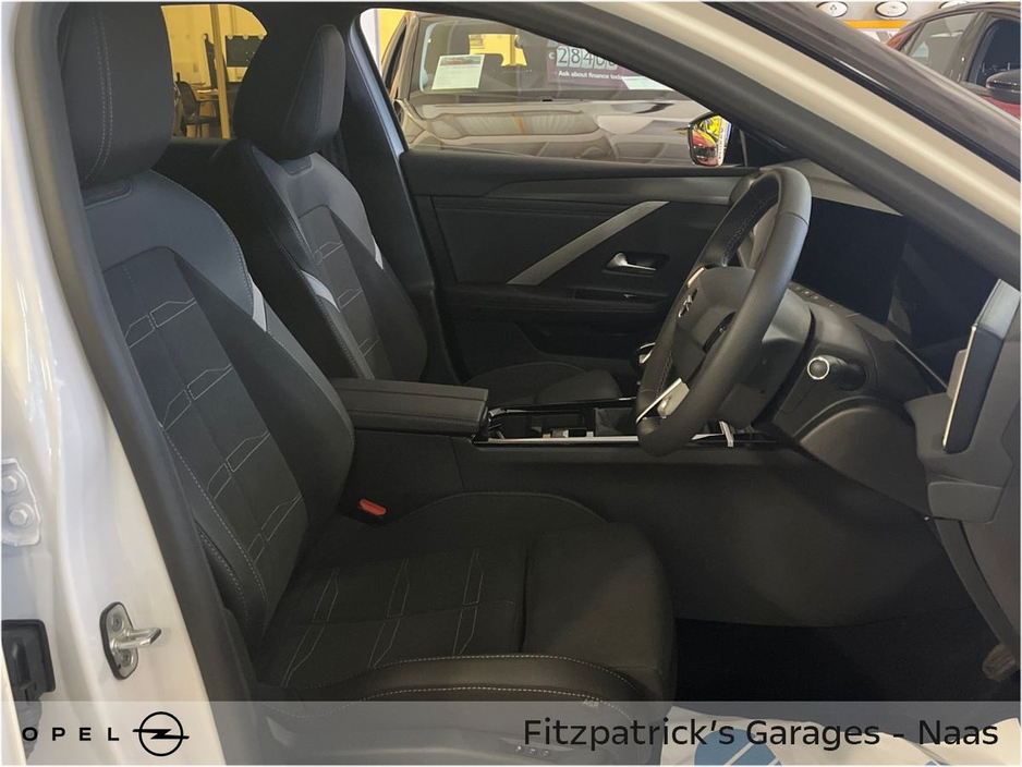 2026 Opel Astra GS 1.2i with 2.9% Finance Available & €1.500 Trade Up Booster €37,600