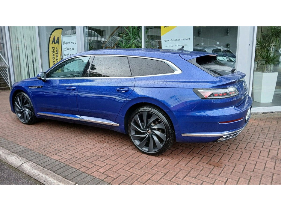 2025 Volkswagen Arteon 2.0TDI D7F 150HP R-LINE SHOOTING BRAKE, LAPIZ BLUE. €54,950