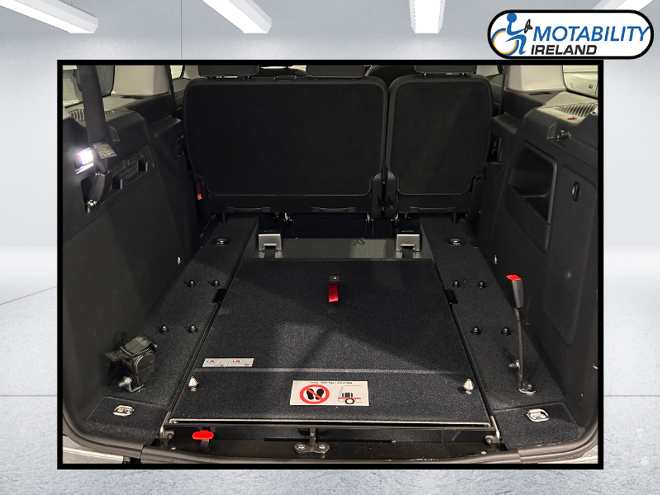 2026 Ford Tourneo Connect Active 1.5 PHEV Hybrid Wheelchair Accessible Taxi €66,995