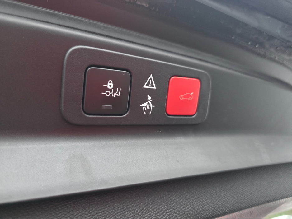 2017 Peugeot 5008 ( 172 REG ) 7 SEATER - DIGITAL DASH - CAMERA - ALLOYS - CARPLAY ANDROID AUTO EU RADIO PEARL WHITE €24,950