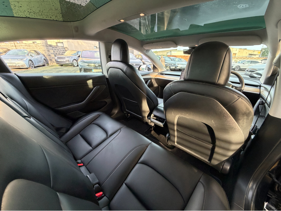 2021 Tesla Model 3 STANDARD PLUS...PAN ROOF €21,750