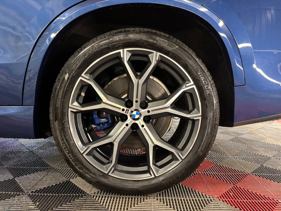 2021 BMW X5 xDrive45e M Sport €52,900