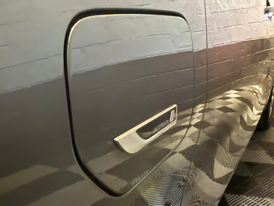 2021 BMW 3 Series 330e SE Pro Auto €21,900