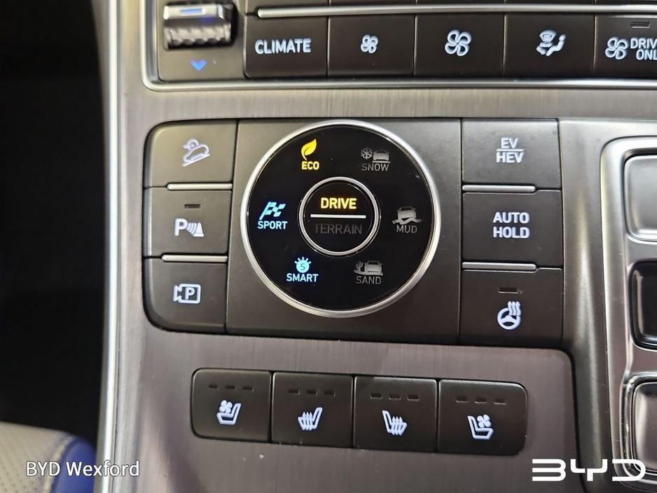 2023 Hyundai Santa Fe 1.6 PHEV 4WD Executive Plus Auto 7Seats €44,475