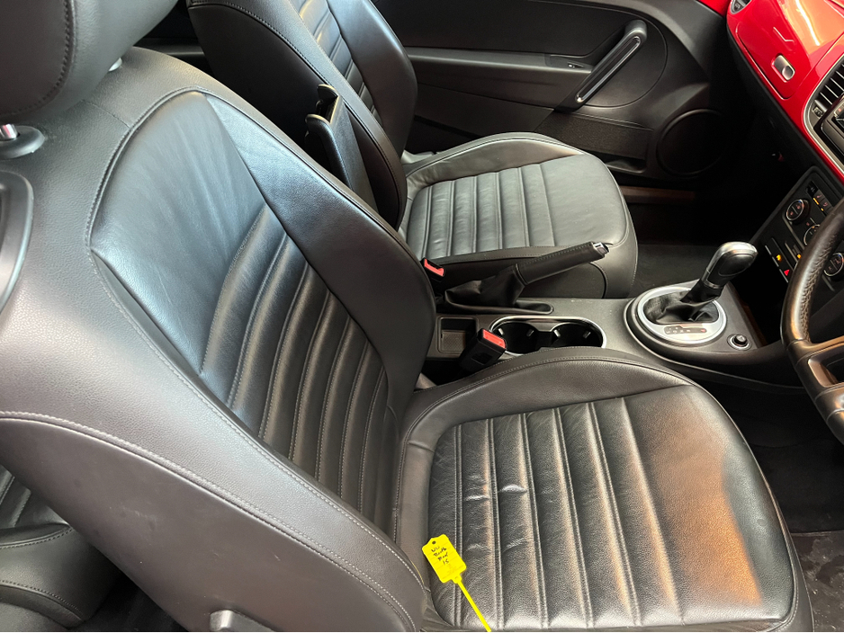 2015 Volkswagen Beetle €11950! 2015 VOLKSWAGEN BEETLE DESIGN LEATHER PACKAGE 1.2 AUTOMATIC / HEATED SEATS / PADDLE SHIFTERS €11,950