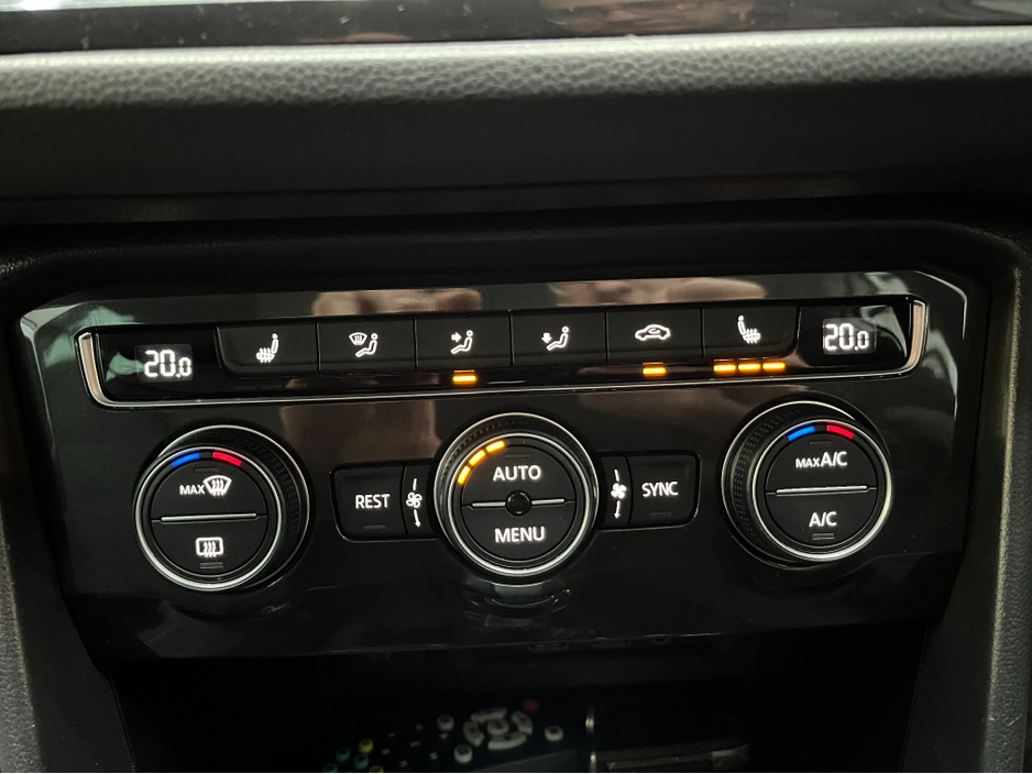 2020 Volkswagen Tiguan €28950! 2020 VOLKSWAGEN TIGUAN TDI 4MOTION HIGH LINE 2.0 AUTOMATIC / CRUISE CONTROL / 360° PARKING CAMERA / HEATED SEATS €28,950