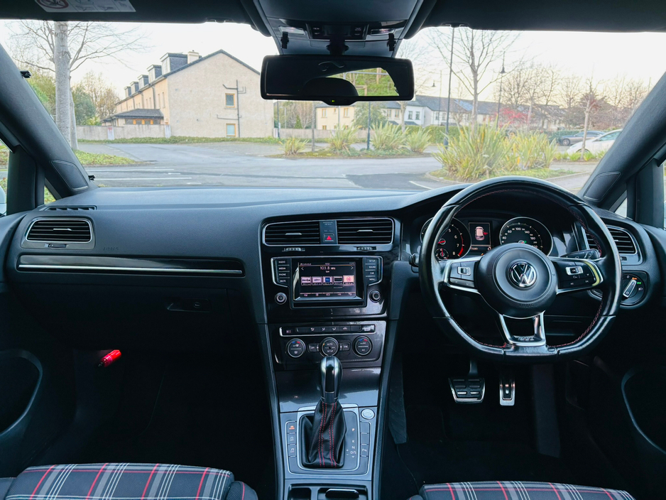 2014 Volkswagen Golf  €16,950