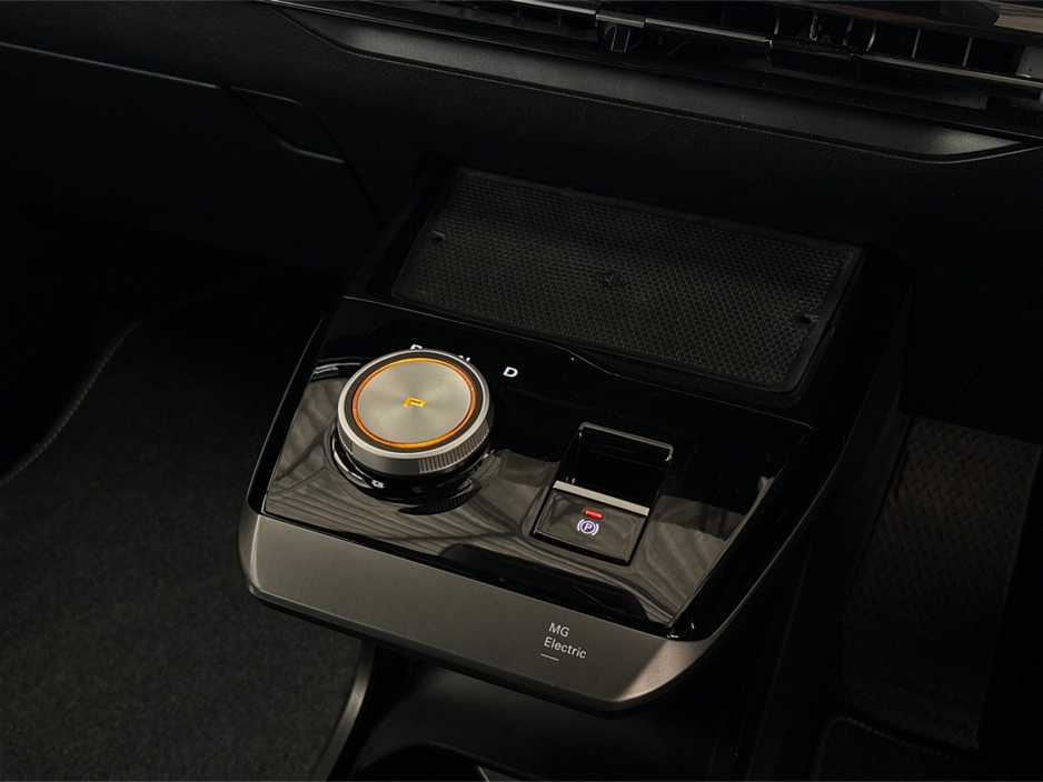 2024 MG 4 EXCLUSIVE- 64KWH**HALF LEATHER INTERIOR**HEATED SEATS & INTERIOR**REVERSING CAMERA**TINTED WINDOWS**ADAPTIVE CRUSIE CONTROL**HISTORY CHECKED**FINANCE ARRANGED** €24,695