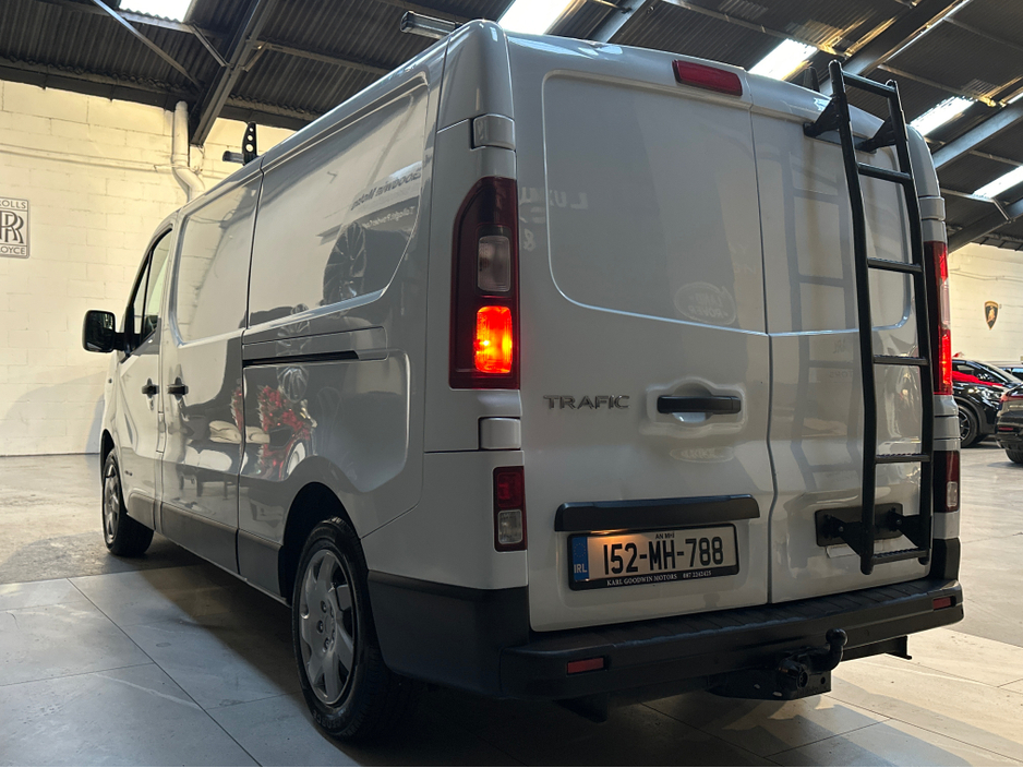 2015 Renault Trafic Passenger TRAFFIC VAN DCi €7,950