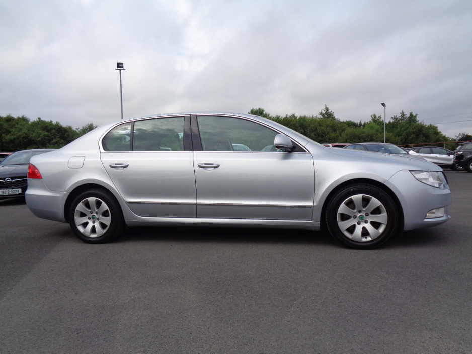 2013 Skoda Superb AMB GL 1.6tdi 105HP 4DR €11,900
