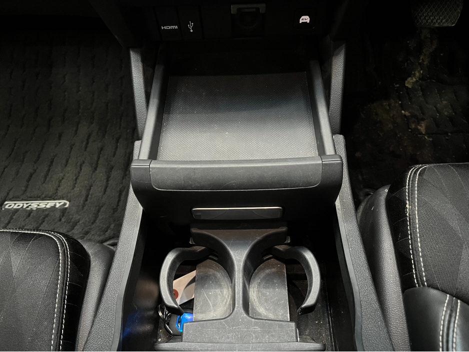 2019 Honda Odyssey €26950! 2019 HONDA ODYSSEY 7 SEATER AUTOMATIC HYBRID ABSOLUTE EX SENSING 2.0 AUTOMATIC / CRUISE CONTROL / 360° CAMERA / ELECTRIC HEATED SEATS / €26,950