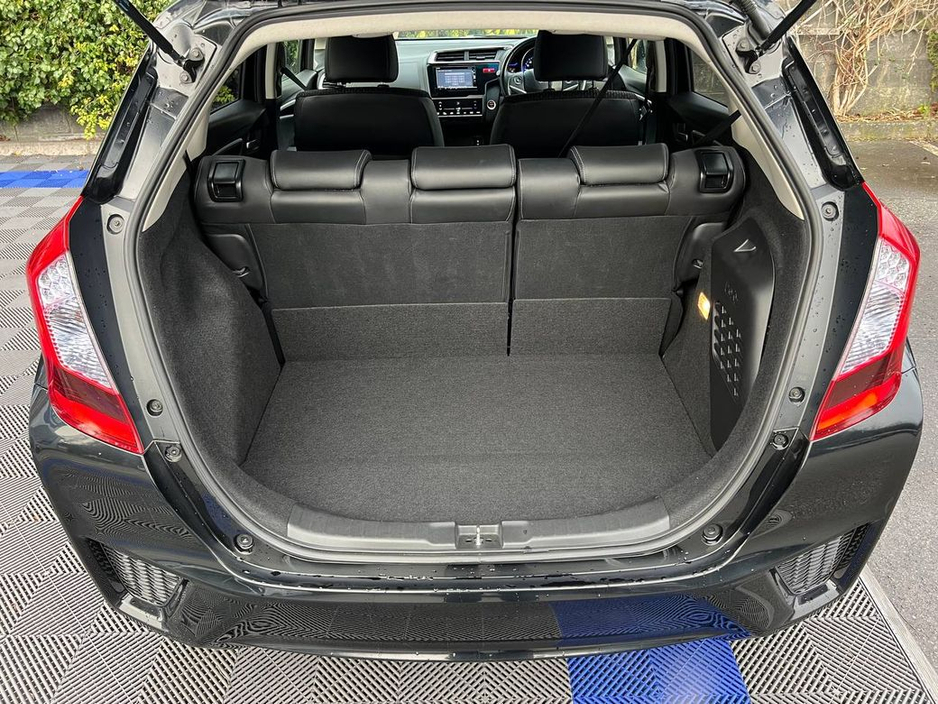 2016 Honda Fit L-PACKAGE 1.5 HYBRID // SERVICE HISTORY // CRUISE CONTROL // REVERSE CAMERA €10,950