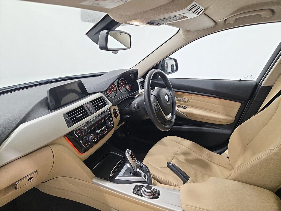 2017 BMW 3 Series 330e SE