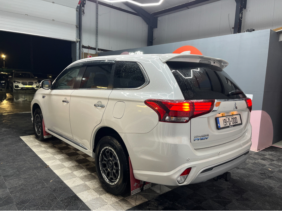 2019 Mitsubishi Outlander €18950! 2019 MITSUBISHI OUTLANDER PHEV G 2.4 AUTOMATIC / CRUISE CONTROL / 360° PARKING CAMERA / PADDLE SHIFTER / ELECTRIC HEATED SEATS / HEATED STEERING WHEEL €18,950
