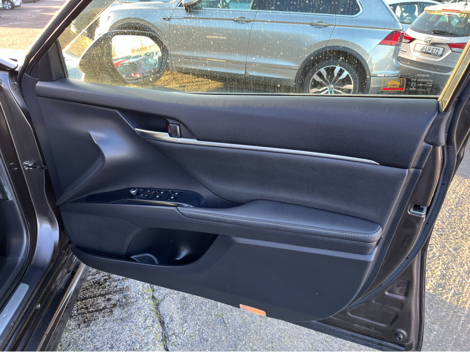 2019 Toyota Camry WS HYBRID AUTOMATIC 2.5 PETROL //KEYLESS ENTRY//ADAPTIVE CRUISE CONTROL//LEATHER SEATS// €24,950