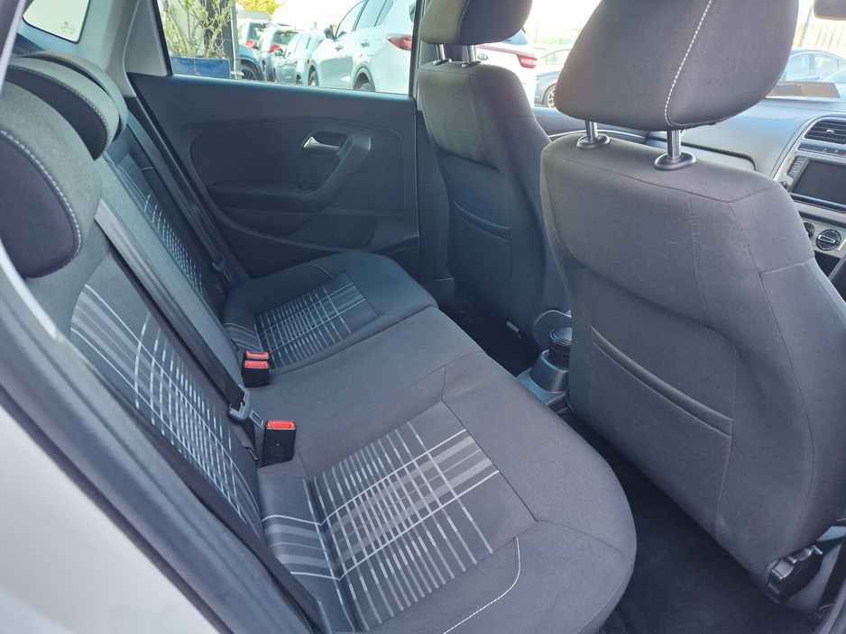 2016 Volkswagen Polo 1.0 5DR 75HP Lounge €10,950