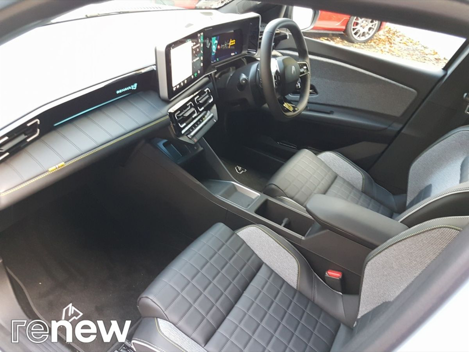 2025 Renault 4 iconic 52kWh 150hp €37,995